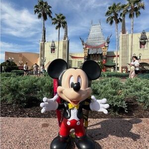 Brand New 2025 Walt Disney World Mickey Mouse Animated Talking Popcorn Bucket